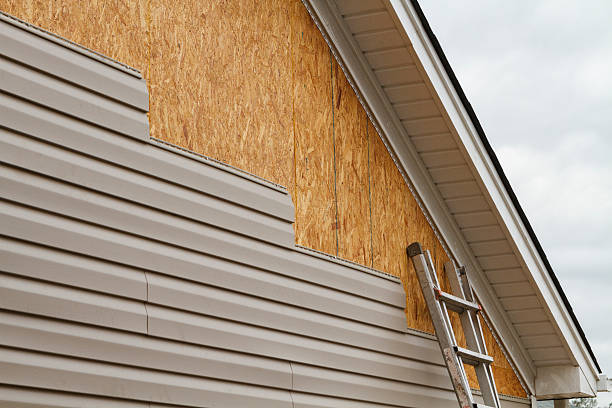 24/7 Emergency Storm Damage Siding Repair experts in Winnetka, IL